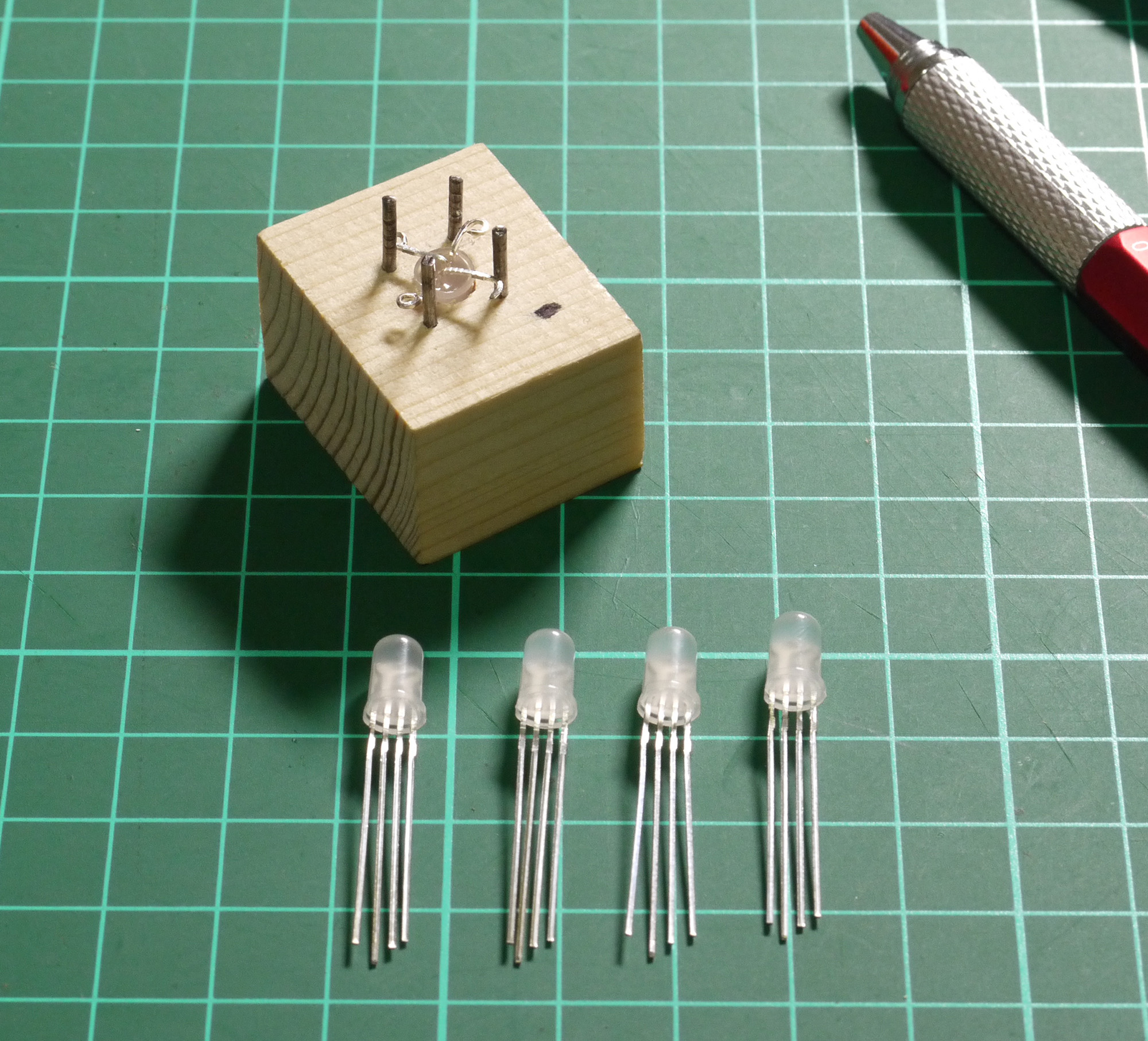 02_RGB_LEDs_and_Jig
