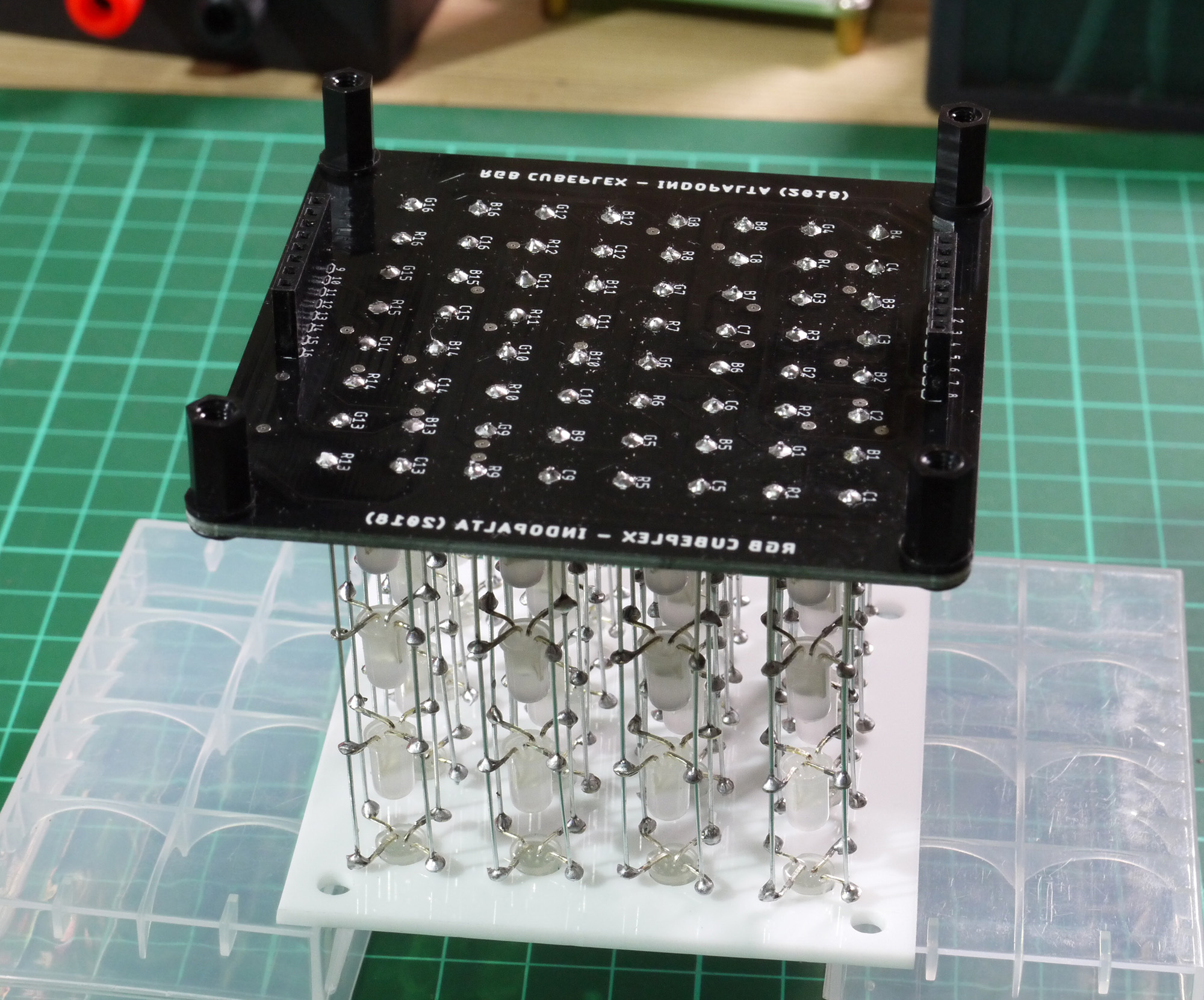 10_Pilars_and_PCB01